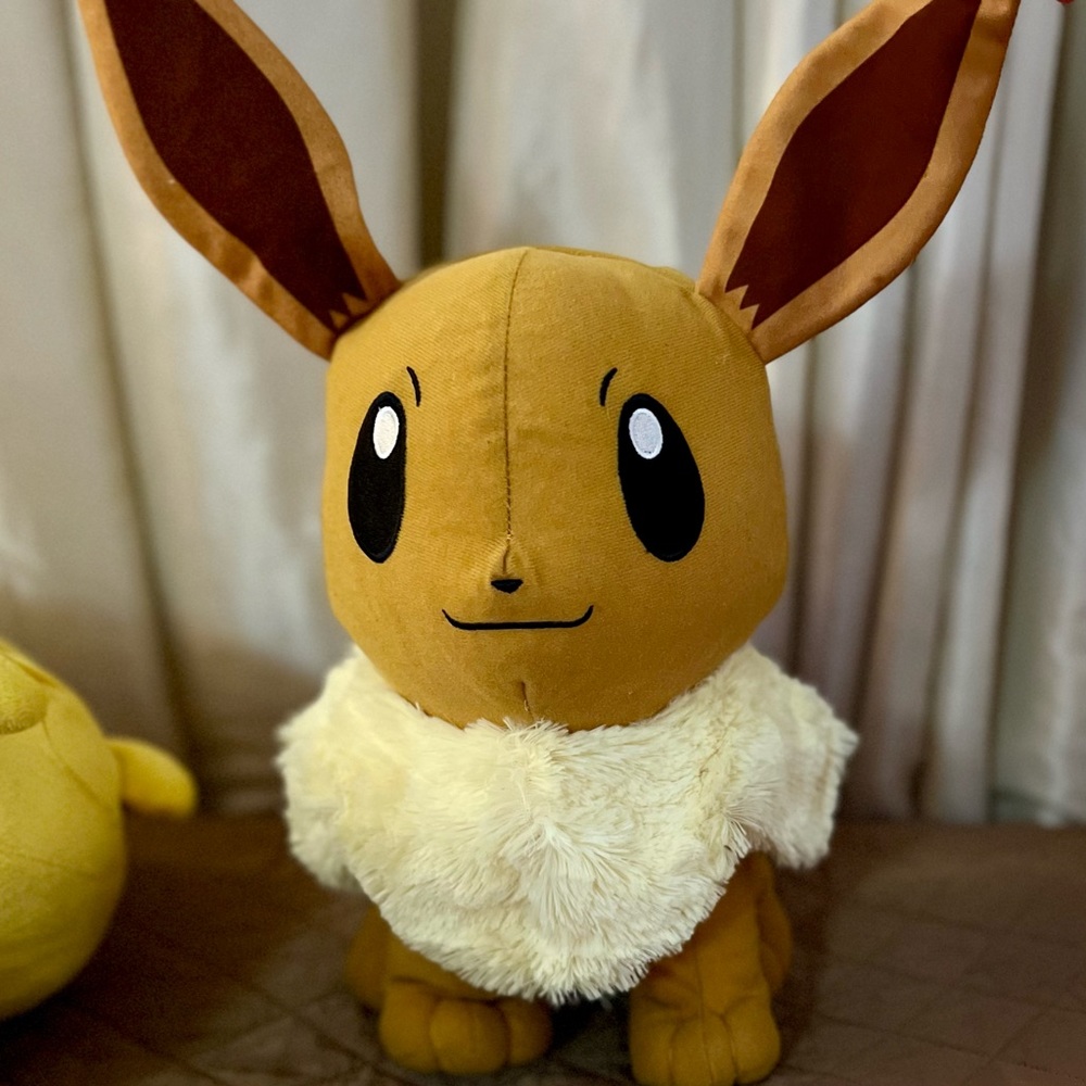 Eevee Pokémon Toy Factory 14”